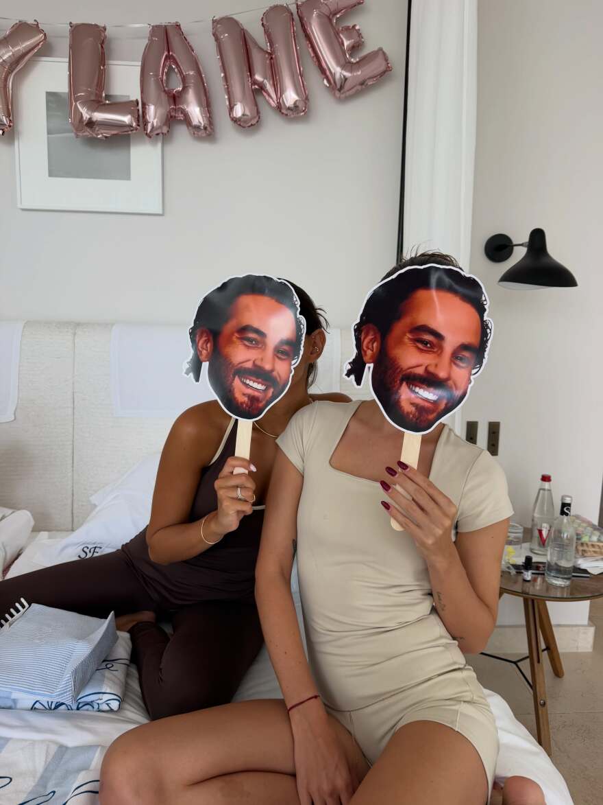 Φωτογραφίες από το bachelorette της Τιλάν Μπλοντό, του «πιο όμορφου κοριτσιού στον κόσμο» σε πολυτελές θέρετρο