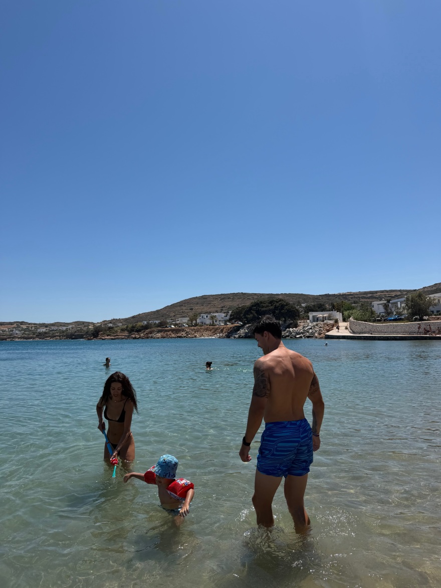 Η Ελένη Φουρέιρα δημοσίευσε φωτογραφίες από τις διακοπές με τον Αλμπέρτο Μποτία και τον γιο τους