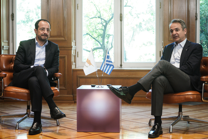 &Mu;&eta;&tau;&sigma;&omicron;&tau;ά&kappa;&eta;&sigmaf; &sigma;&epsilon; &Chi;&rho;&iota;&sigma;&tau;&omicron;&delta;&omicron;&upsilon;&lambda;ί&delta;&eta; &gamma;&iota;&alpha; &tau;&omicron; &Kappa;&upsilon;&pi;&rho;&iota;&alpha;&kappa;ό: Έ&chi;&omicron;&upsilon;&mu;&epsilon; &sigma;&eta;&mu;&alpha;&nu;&tau;&iota;&kappa;ή &kappa;&iota;&nu;&eta;&tau;&iota;&kappa;ό&tau;&eta;&tau;&alpha;, &eta; &Epsilon;&lambda;&lambda;ά&delta;&alpha; &sigma;&tau;έ&kappa;&epsilon;&tau;&alpha;&iota; &sigma;&tau;&omicron; &pi;&lambda;&epsilon;&upsilon;&rho;ό &tau;&eta;&sigmaf; &Kappa;ύ&pi;&rho;&omicron;&upsilon;