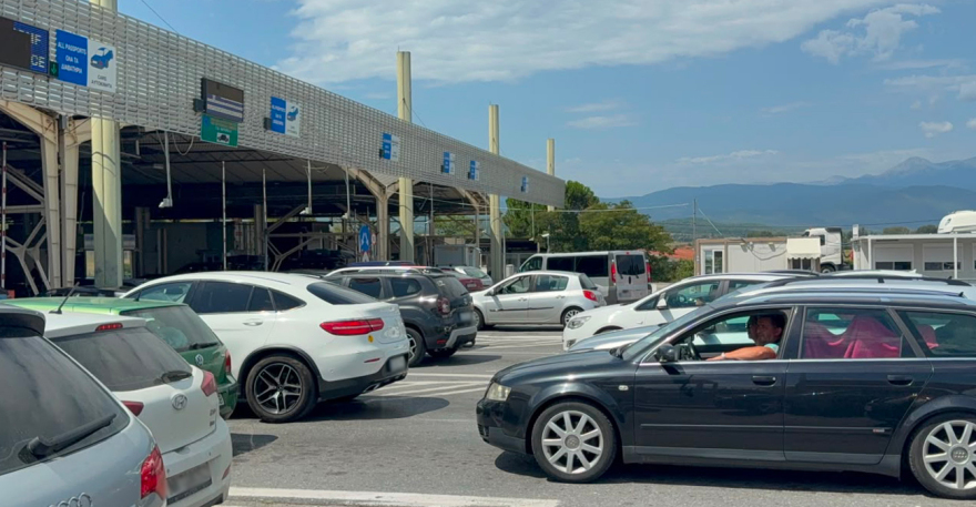 Τελωνείο Ευζώνων: Ταλαιπωρία και ουρές λόγω και της 4ωρης στάσης εργασίας  των υπαλλήλων, δείτε βίντεο και φωτογραφίες