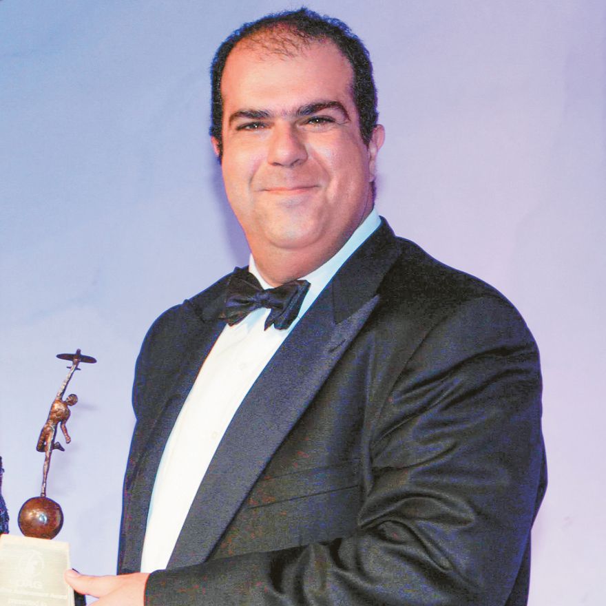 Μεγάλη δωρεά στο ΕΣΥ από τον Sir Στέλιο Χατζηιωάννου: «Όταν η επτάχρονη κόρη μου αρρώστησε, στις Σπέτσες δεν υπήρχε γιατρός»