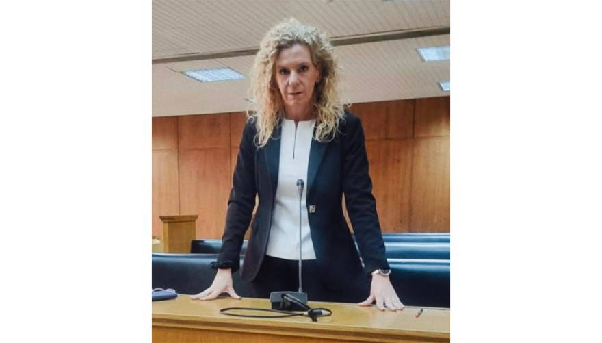 Δεν ήταν σε άμυνα ο 41χρονος όταν τραυμάτισε θανάσιμα την νοσηλεύτρια του ΕΚΑΒ στη Σύρο, λέει η δικηγόρος της οικογένειάς της