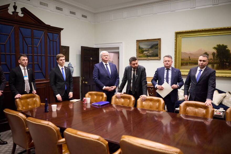 Μιλήσαμε για τις άδειες των πυραύλων των Patriot, λέει ο Ζελένσκι για τη συνάντηση με τον Τραμπ
