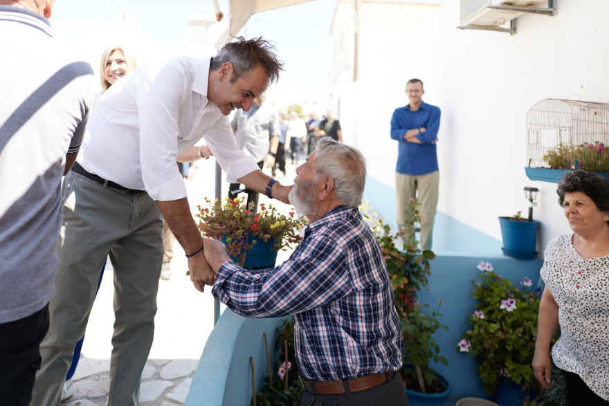 Μητσοτάκης από Αγαθονήσι: Δωρεάν ηλεκτρικά οχήματα για όλους τους κατοίκους και νέοι σταθμοί φόρτισης
