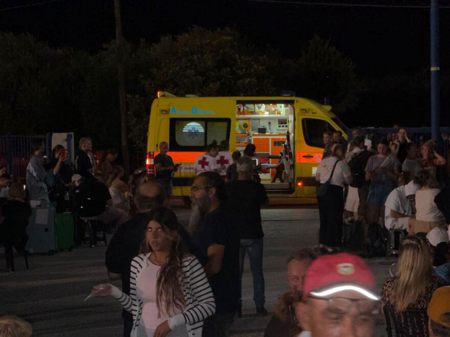 Ολοκληρώθηκε η επιχείρηση εκκένωσης: Πάνω από 800 κάτοικοι και επισκέπτες μεταφέρθηκαν στις Μοίρες, δείτε βίντεο