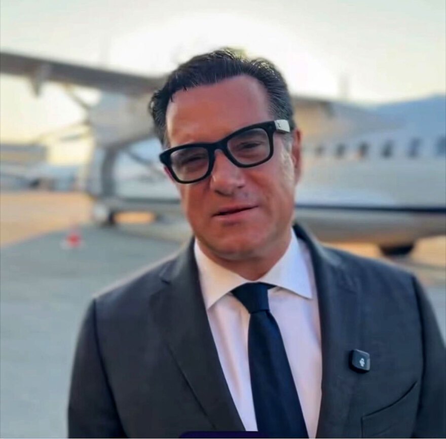 Ο Αδωνις Γεωργιάδης απαντά για τα έξυπνα γυαλιά: Ναι, φοράω τα Meta2, κοστίζουν 600 ευρώ και μυστική ή παράνομη εγγραφή με αυτά, δεν γίνεται 