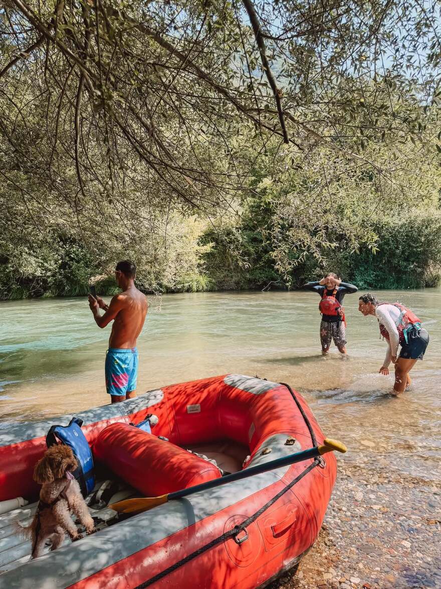 Πηνελόπη Πλάκα: Εξόρμηση για ράφτινγκ στον ποταμό Λάδωνα – Οι εντυπωσιακές φωτογραφίες Η Πηνελόπη Πλάκα έκανε ράφτινγκ στον ποταμό Λάδωνα, δείτε φωτογραφίες