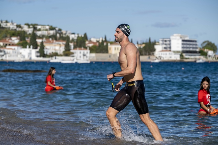 14+1 λόγοι που αξίζει να ζήσεις το επετειακό τριήμερο των 15 χρόνων του Spetses Mini Marathon