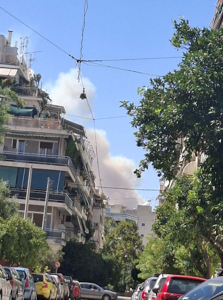 Φωτιά στην Περιφερειακή Αιγάλεω: Ήχησε το 112 για ετοιμότητα, 9 εναέρια στη μάχη, δείτε βίντεο και φωτογραφίες