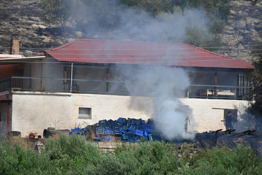 Φωτιά σε χαμηλή βλάστηση στα Σταθαίικα Άργους, σηκώθηκαν 2 αεροσκάφη  