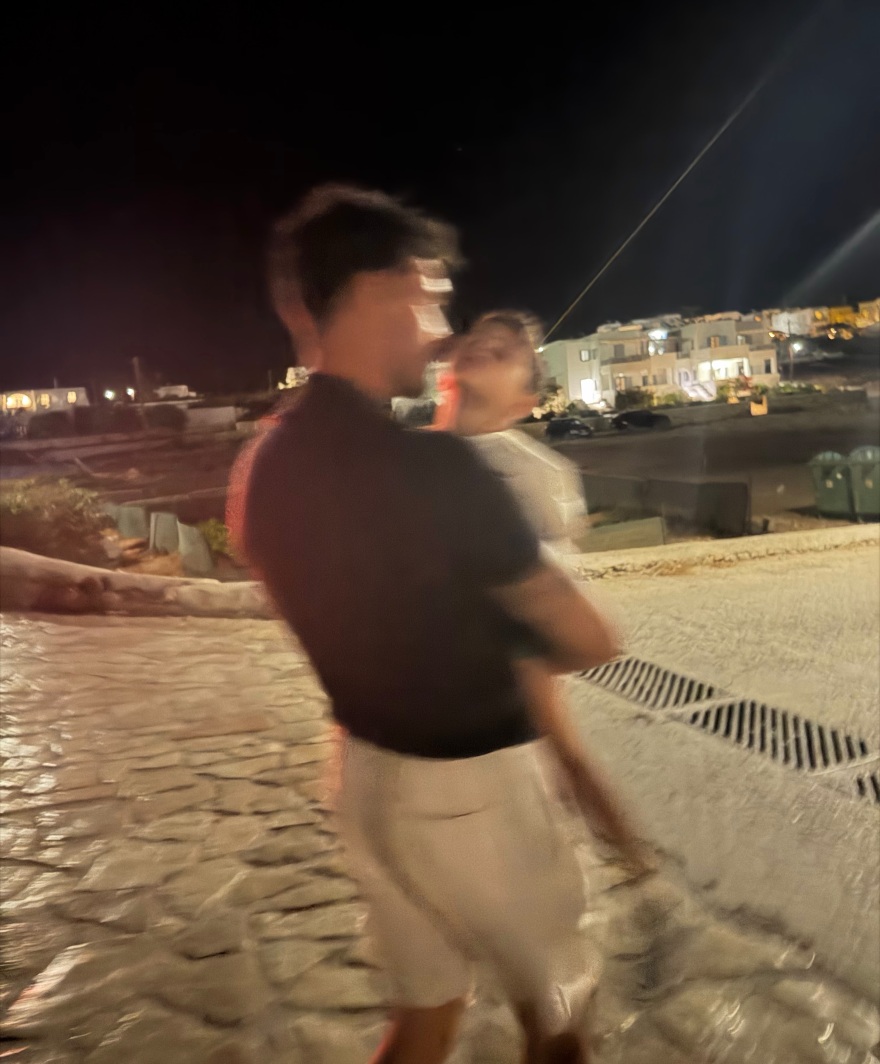 Οι διακοπές της Ελένης Φουρέιρα και του Αλμπέρτο Μποτία με τον γιο τους, δείτε εικόνες