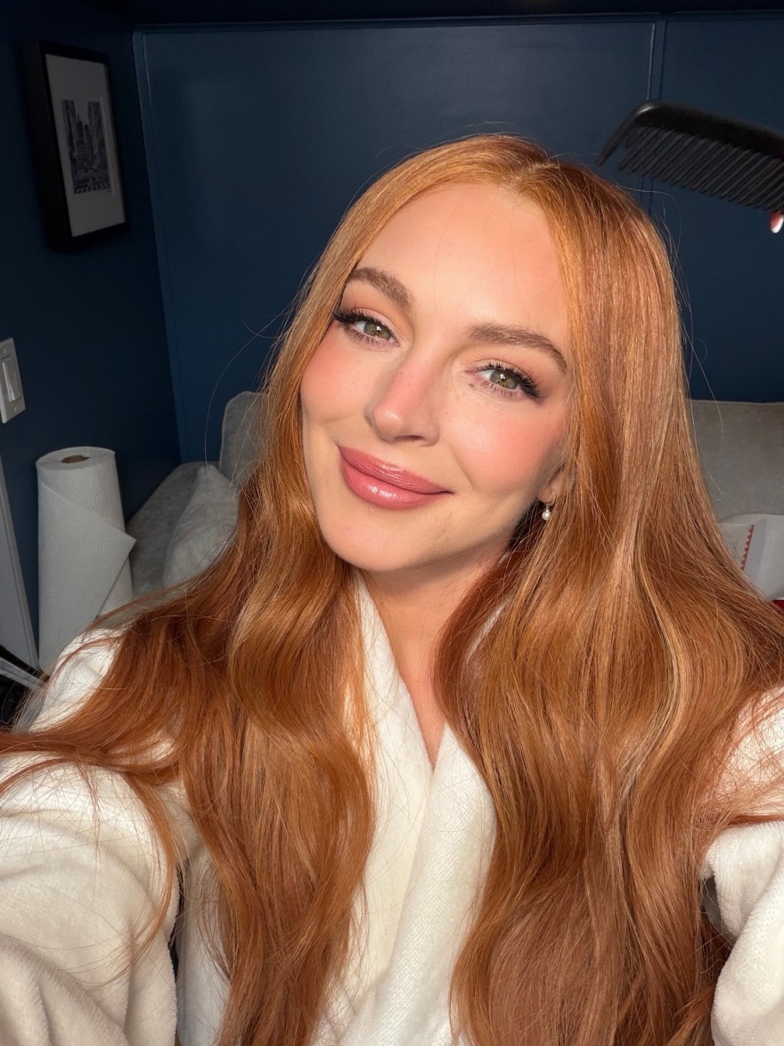 Η Λίντσεϊ Λόχαν έβαψε ξανά ginger τα μαλλιά της, δείτε φωτογραφίες