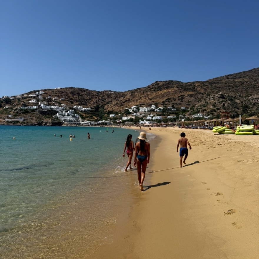 Σταματίνα Τσιμτσιλή: Οι φωτογραφίες από τις οικογενειακές διακοπές της στην Πάρο
