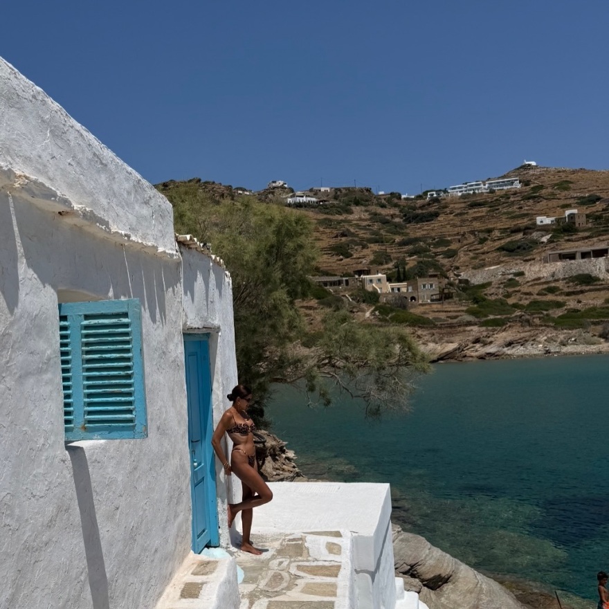 Σταματίνα Τσιμτσιλή: Οι φωτογραφίες από τις οικογενειακές διακοπές της στην Πάρο
