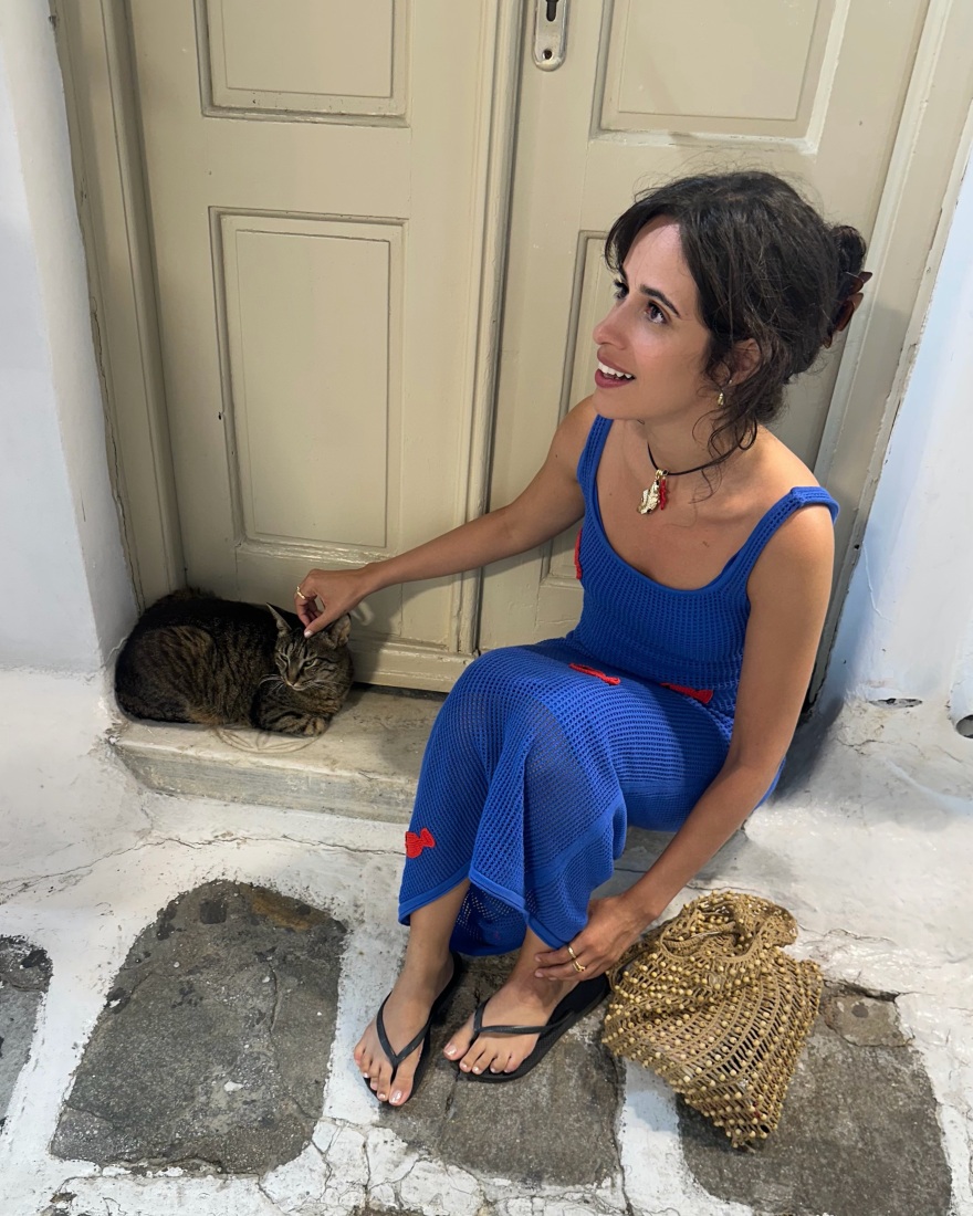 Καμίλα Καμπέγιο: Νέες εικόνες από τις διακοπές της στην Ελλάδα εντυπωσίασαν τους θαυμαστές της Η Καμίλα Καμπέγιο ανέβασε νέες φωτογραφίες από τις διακοπές της στην Ελλάδα