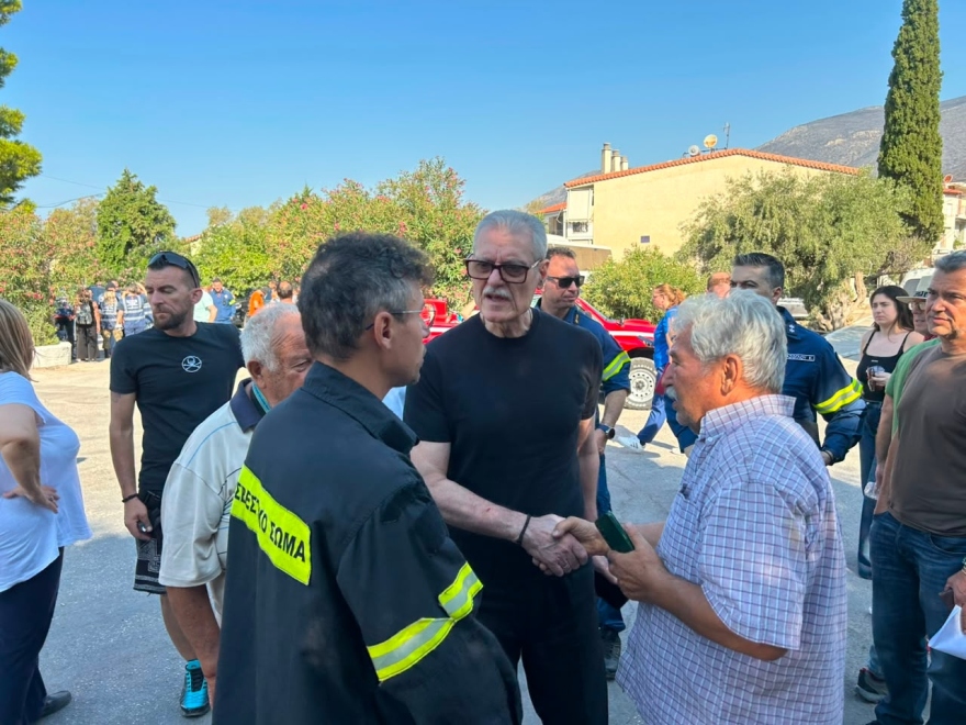 Ξεκίνησαν οι αυτοψίες στο Πόρτο Γερμενό: Επτά κλιμάκια καταγράφουν ζημιές σε σπίτια μετά το πέρασμα της φωτιάς, βίντεο