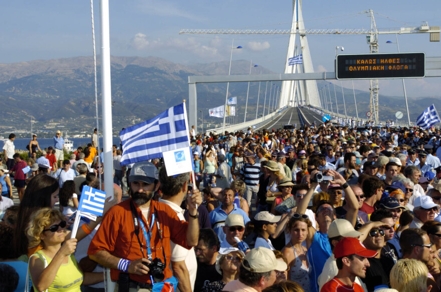 22 χρόνια από τα εγκαίνια της γέφυρας Ρίου-Αντιρρίου: Αντέχει πρόσκρουση με δεξαμενόπλοιο, τυφώνες και κόστισε 800 εκατ. ευρώ
