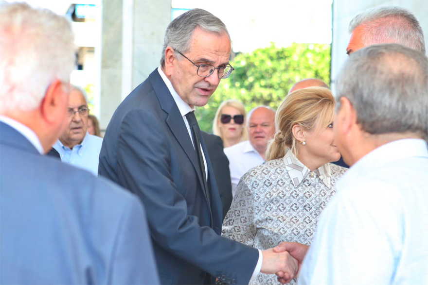 Στο Α΄ Νεκροταφείο το μνημόσυνο για τον έναν χρόνο από τον θάνατο της Λένας Σαμαρά