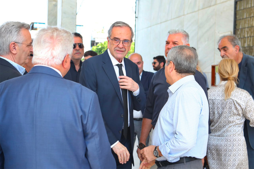 Στο Α΄ Νεκροταφείο το μνημόσυνο για τον έναν χρόνο από τον θάνατο της Λένας Σαμαρά
