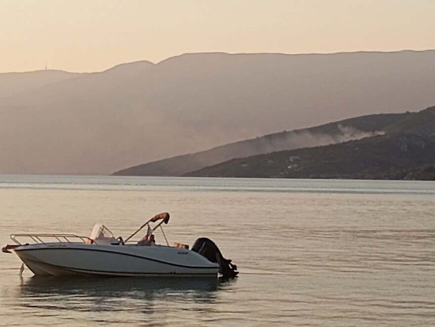 Οριοθετήθηκε η φωτιά στην παραλία Πάου Νοτίου Πηλίου