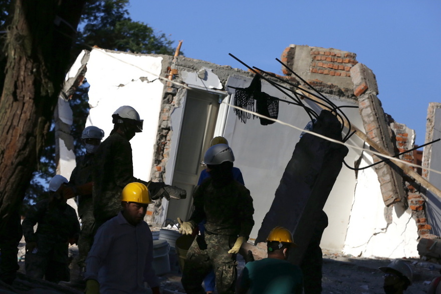 Σεισμός στην Κολομβία: Πάνω από 180 νεκροί και 1.310 τραυματίες, μάχη με το χρόνο στα συντρίμμια για να βρουν αγνοουμένους
