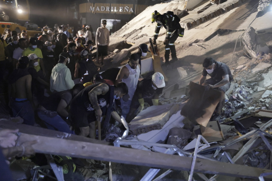 Σεισμός στην Κολομβία: Πάνω από 180 νεκροί και 1.310 τραυματίες, μάχη με το χρόνο στα συντρίμμια για να βρουν αγνοουμένους