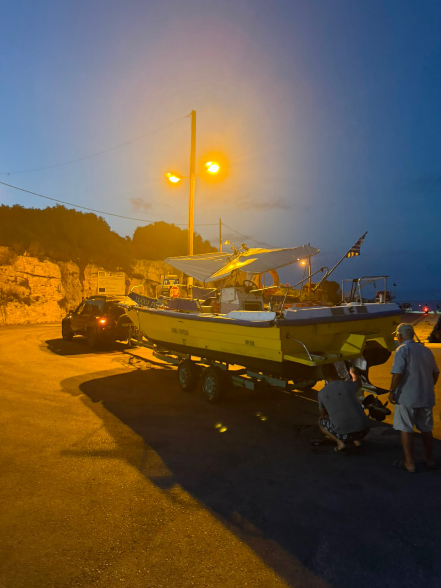 Βίντεο από τη σύγκρουση των τουριστικών σκαφών στους Αντίπαξους, οι επιβάτες παρακολουθούσαν τρομοκρατημένοι