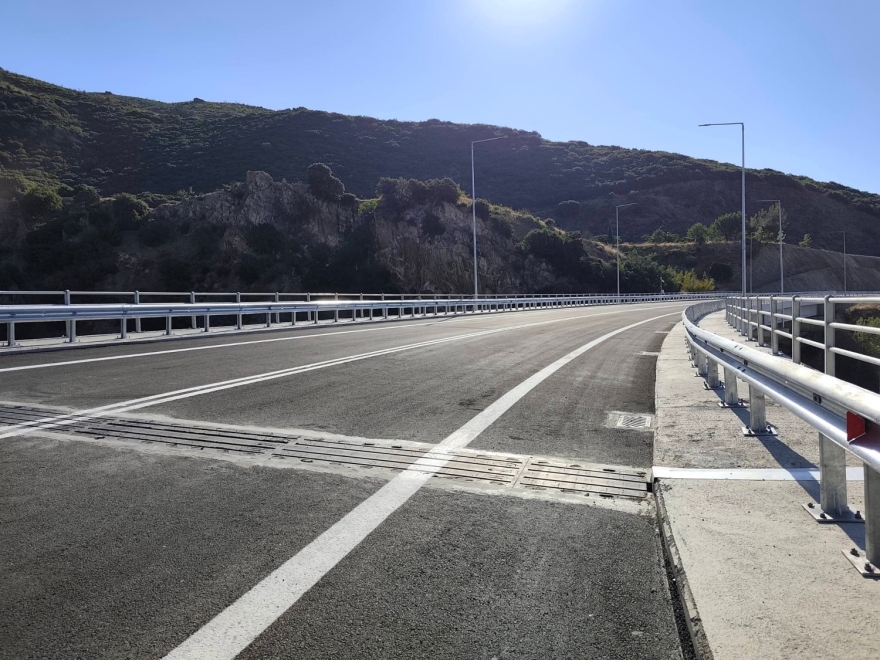 Παραδόθηκε η νέα γέφυρα του Κομψάτου στην Ροδόπη, εννέα χρόνια μετά την κατάρρευσή της, δείτε εικόνες