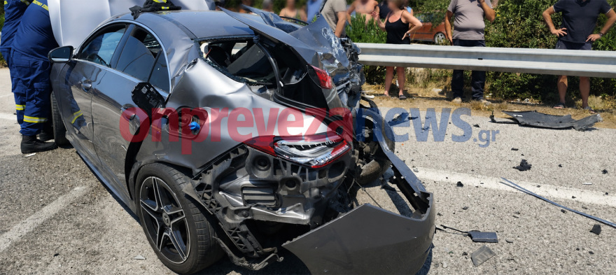 Σοβαρό τροχαίο στην Πρέβεζα: Φορτηγό συγκρούστηκε με τρία ΙΧ, υπάρχουν τραυματίες Σοβαρό τροχαίο στην Πρέβεζα: Φορτηγό συγκρούστηκε με τρία ΙΧ, υπάρχουν τραυματίες