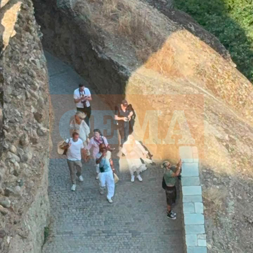 Στη Μονή Βαρλαάμ των Μετεώρων η Μαντόνα, έμεινε τρεις ώρες, ζήτησε πνευματικές συμβουλές από τον Ηγούμενο - Δείτε βίντεο και φωτογραφίες