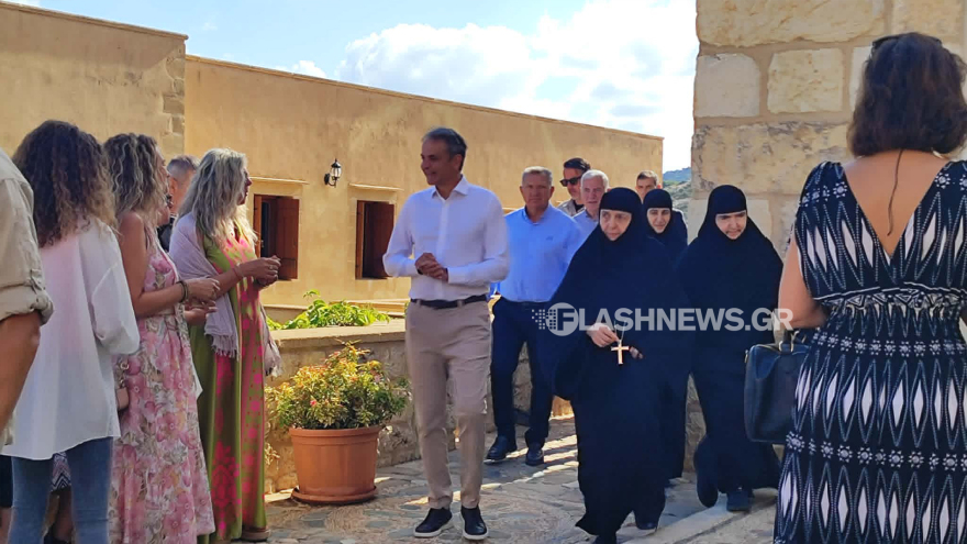 Μητσοτάκης από τα Χανιά: Σήμερα η σκέψη μας με όσους δίνουν καθημερινό αγώνα απέναντι στις πυρκαγιές