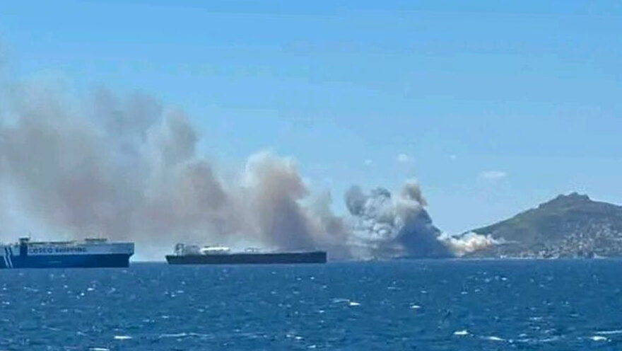 Φωτιά στα Περιστέρια Σαλαμίνας: Συμβάλλουν και επτά εναέρια μέσα-112 για ετοιμότητα 5 Φωτιά τώρα σε δασική έκταση στη Σαλαμίνα: Κινητοποιήθηκαν 92 πυροσβέστες και επτά εναέρια μέσα