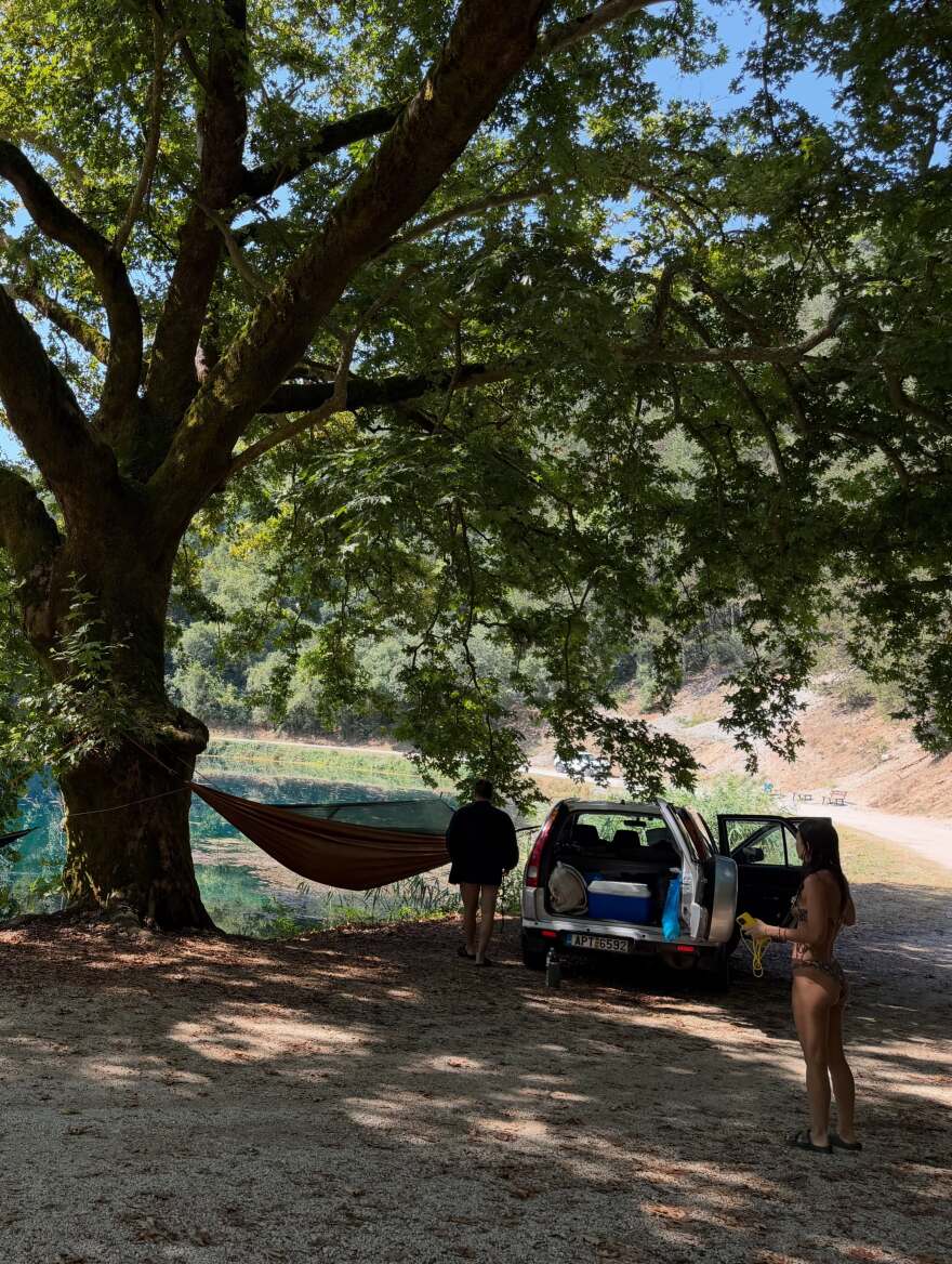 Η Κλέλια Ανδριολάτου κολύμπησε στις πηγές Λούρου, δείτε βίντεο