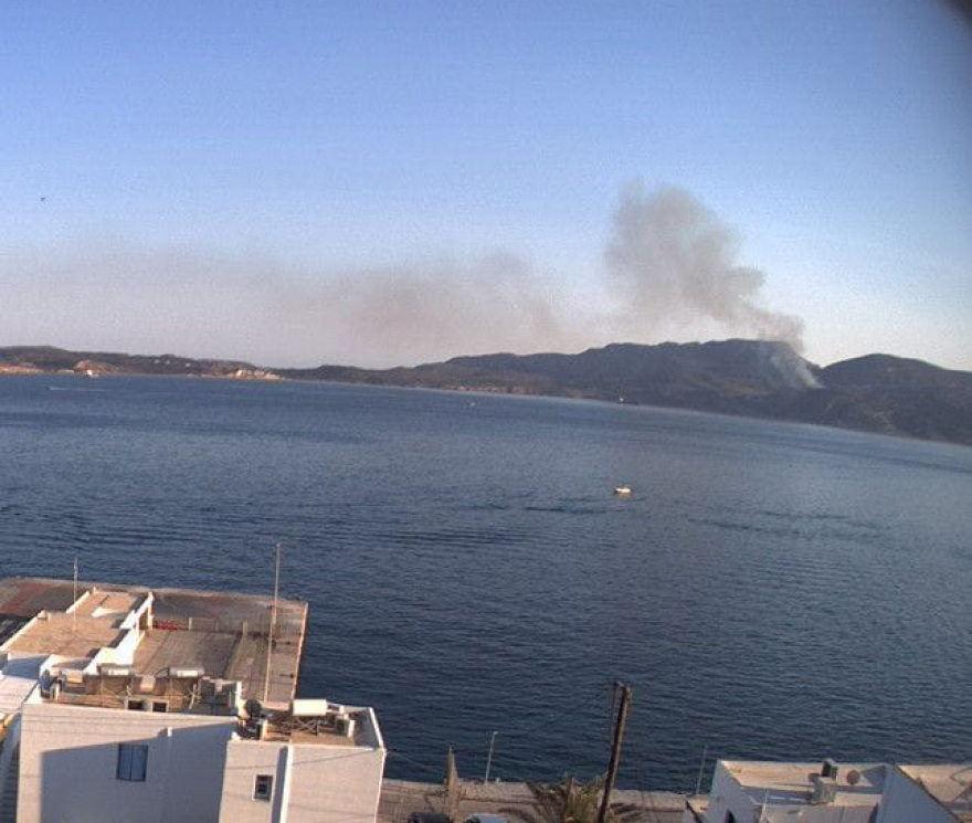 Οριοθετήθηκε η φωτιά στον Προφήτη Ηλία στη Μήλο