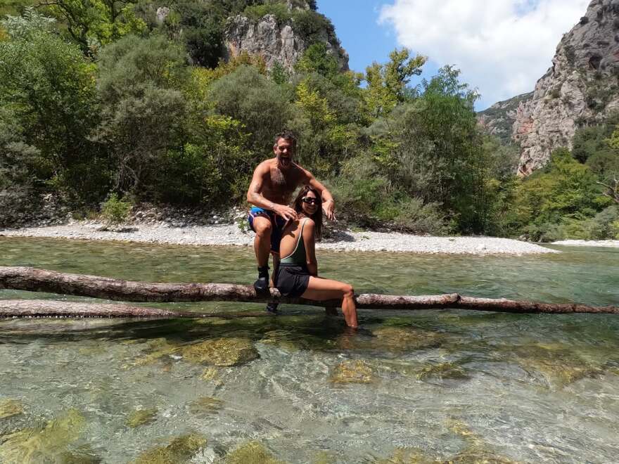 Ο Φίλιππος Μιχόπουλος και η Κωνσταντίνα Ευριπίδου έκαναν ράφτινγκ στον Βοϊδομάτη, δείτε φωτογραφίες