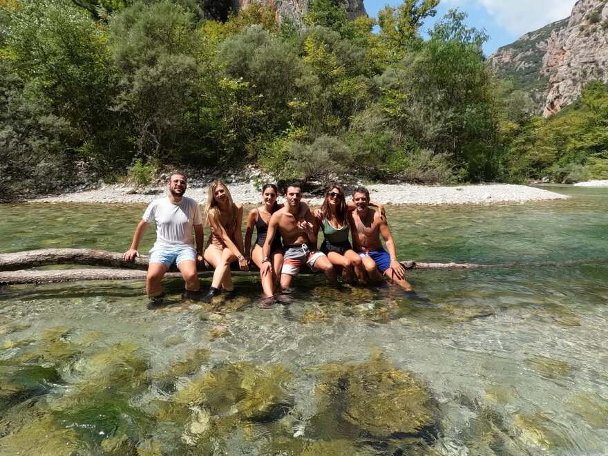 Ο Φίλιππος Μιχόπουλος και η Κωνσταντίνα Ευριπίδου έκαναν ράφτινγκ στον Βοϊδομάτη, δείτε φωτογραφίες