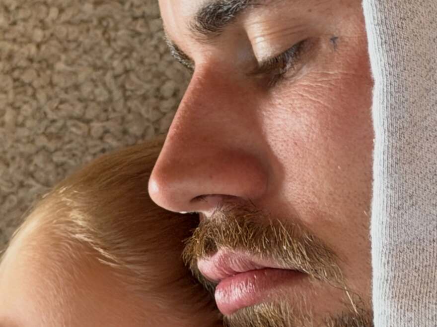 Ο Τζάστιν Μπίμπερ φίλησε στο στόμα τη Χέιλι στις κερκίδες σε αγώνα μπέιζμπολ των Los Angeles Dodgers, δείτε φωτογραφία