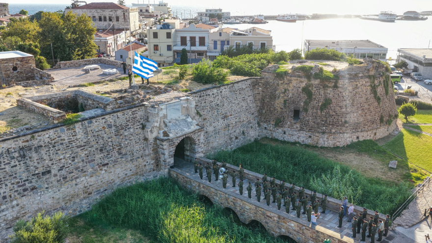 «Μια Σημαία, μια Ελλάδα»: Το βίντεο του ΓΕΣ με την έπαρση της ελληνικής σημαίας από την ηπειρωτική χώρα έως τα νησιά