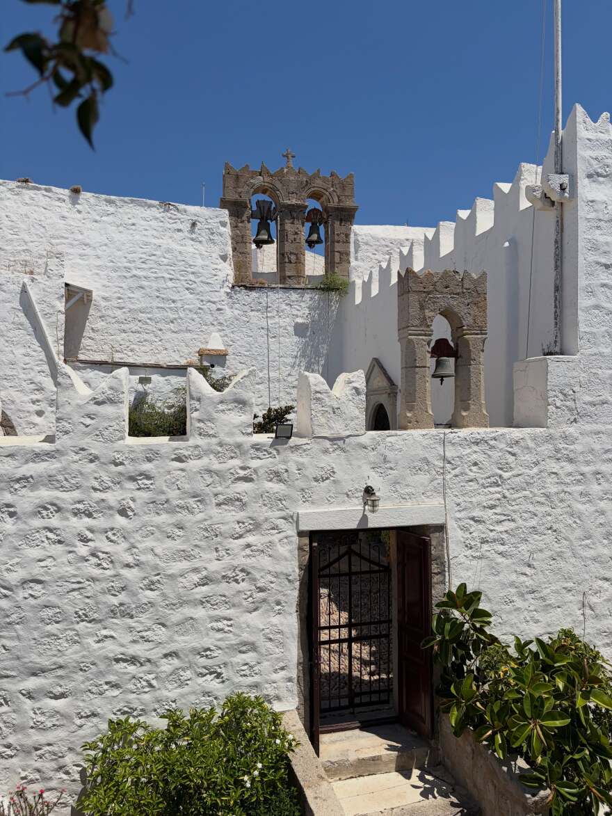 Διακοπές στην Ελλάδα έκανε η διευθύντρια δημοσίων σχέσεων της του Dior Couture λίγο πριν το θανατηφόρο τροχαίο της - Οι φωτογραφίες από την Πάτμο