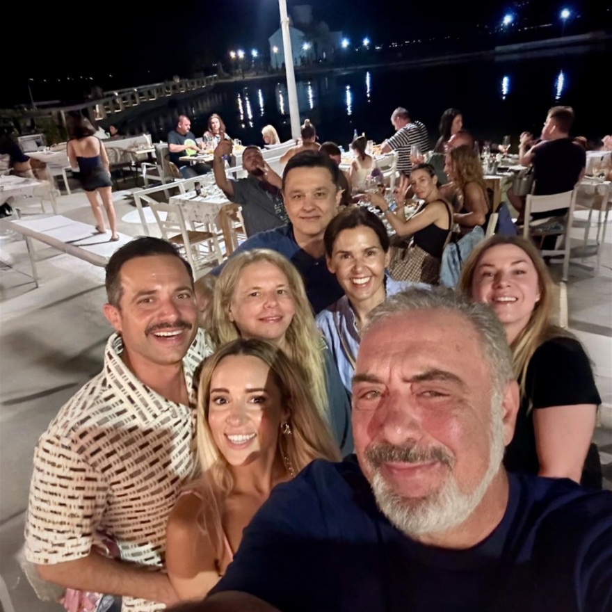 Η Καλομοίρα έκανε διακοπές στην Κεφαλονιά: Το γλέντι με τον Κωνσταντίνο Αργυρό και τα θαλάσσια σπορ με τα παιδιά της