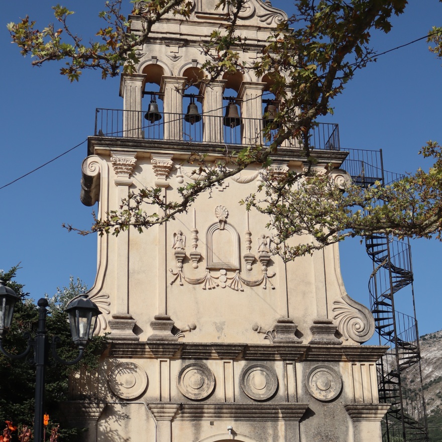 Η Καλομοίρα έκανε διακοπές στην Κεφαλονιά: Το γλέντι με τον Κωνσταντίνο Αργυρό και τα θαλάσσια σπορ με τα παιδιά της
