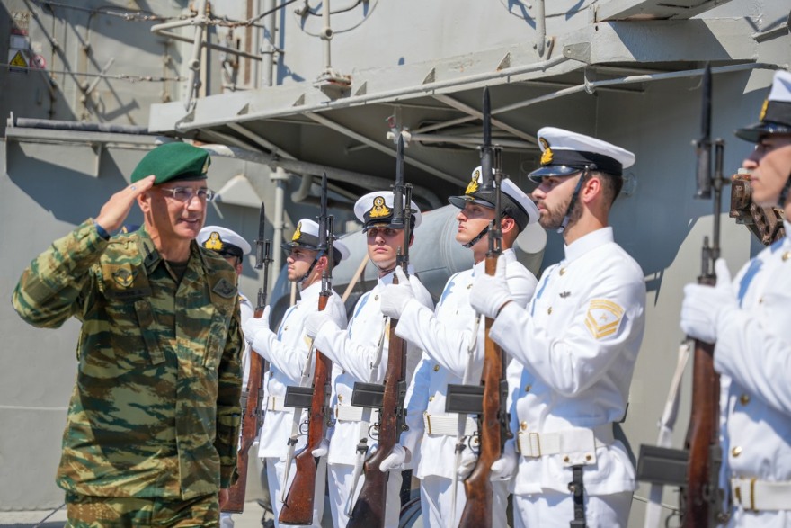Στην Κύπρο ο Αρχηγός ΓΕΕΘΑ: Επισκέφθηκε τη Φρεγάτα «Νικηφόρος Φωκάς» και τα μαχητικά F-16 που σταθμεύουν στο νησί