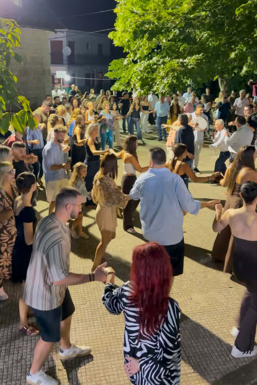 700 άτομα στο πανηγύρι της ακριτικής Καστάνιανης Πωγωνίου Ιωαννίνων τον Δεκαπενταύγουστο

