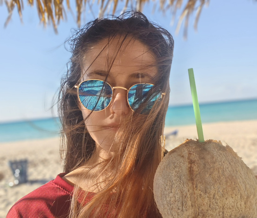 Η «συνηθισμένη» Ρωσίδα που κατηγορείται ότι δολοφόνησε διοικητή του ρωσικού στόλου στην Κριμαία, πώς στρατολογήθηκε από την Ουκρανία