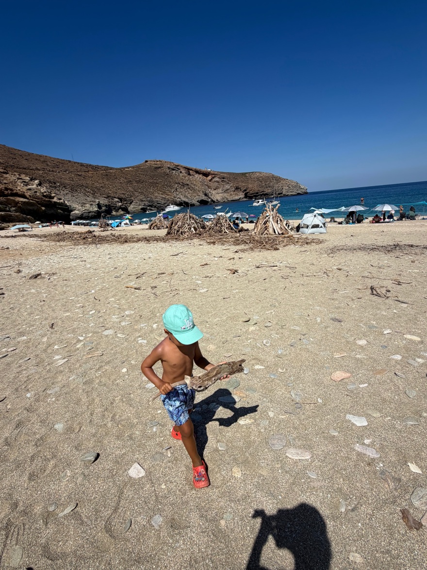 Η Ελένη Φουρέιρα φωτογραφίζεται με τον γιο της στην αγκαλιά της: Μέχρι το επόμενο καλοκαίρι, γράφει