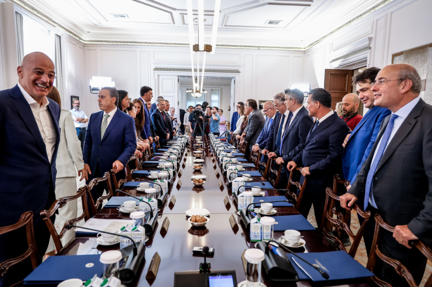 Μητσοτάκης στο υπουργικό: Στη ΔΕΘ ο οδικός χάρτης έως το 2030, με την Τουρκία δεν συζητάμε τίποτα πέραν ΑΟΖ και υφαλοκρηπίδας