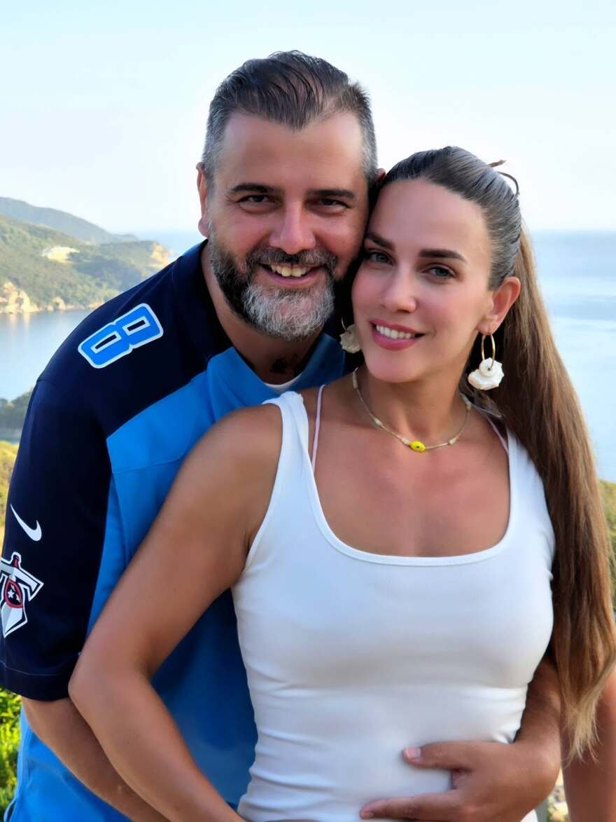 Η Κατερίνα Στικούδη και ο Βαγγέλης Σερίφης επέστρεψαν στο μέρος όπου παντρεύτηκαν για να γιορτάσουν 8 χρόνια γάμου