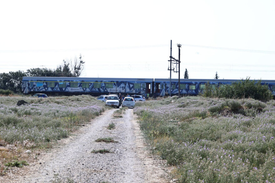 Τρένο παρέσυρε και σκότωσε πεζό στη Λάρισα