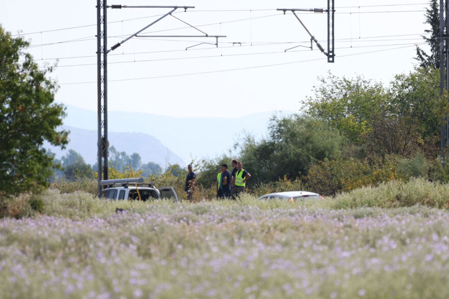 Τρένο παρέσυρε και σκότωσε πεζό στη Λάρισα