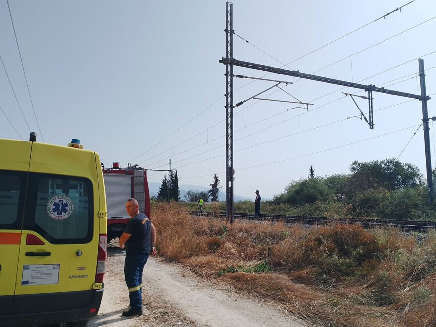 Τρένο παρέσυρε και σκότωσε πεζό στη Λάρισα